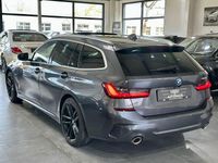 Gebraucht BMW 330 M Sport 292 PS (214 kW) 2022 Grau Kombi