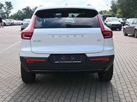 Gebraucht Volvo XC40 Plus 197 PS (144 kW) 2024 Crystal white pearl SUV