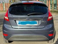 Gebraucht Ford Fiesta Titanium 97 PS (71 kW) 2011 Grau Kleinwagen