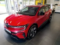 Używany Renault Megane E-Tech Evolution 160 kW (218 KM) 2023 Czerwony Sedan/Limuzyna