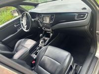 Gebraucht Kia Carens 141 PS (103 kW) 2016 Grau Van / Kleinbus