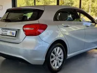 Gebraucht Mercedes A180 122 PS (89 kW) 2014 Silber Kleinwagen
