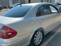 Gebraucht Mercedes E270 Avantgarde 177 PS (130 kW) 2002 Silber Limousine