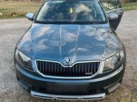 Gebraucht Skoda Octavia 184 PS (135 kW) 2015 Grau Kleinwagen