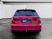 Gebraucht Audi A3 Ambiente 184 PS (135 kW) 2016 Rot Limousine