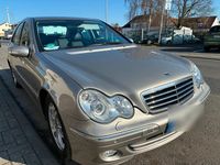 Gebraucht Mercedes C180 143 PS (105 kW) 2007 Gold Limousine