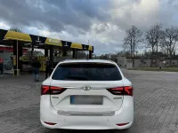 Gebraucht Toyota Avensis 143 PS (105 kW) 2015 Weiß Kombi