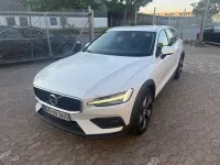 Gebraucht Volvo V60 CC Pro 197 PS (144 kW) 2021 Weiß Kombi