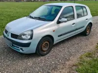 Używany Renault Clio II 75 KM (55 kW) 2002 Szary Hatchback