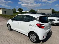 Gebraucht Hyundai i10 Select 67 PS (49 kW) 2021 Polar white / sol Kleinwagen