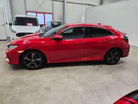 Gebraucht Honda Civic Elegance 129 PS (94 kW) 2017 Rally red Kleinwagen