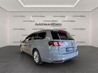 Gebraucht VW Passat Elegance 150 PS (110 kW) 2024 Grau Kombi