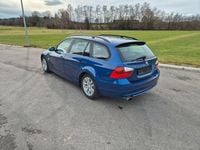 Gebraucht BMW 318 129 PS (94 kW) 2007 Blau Kombi
