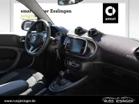 Gebraucht Smart ForTwo Coupé Passion 60 kW (82 PS) 2024 Bodypanels in carmine red (met Kleinwagen