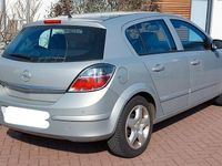 Gebraucht Opel Astra Edition 140 PS (102 kW) 2007 Silber Limousine