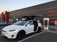 Gebraucht Tesla Model X 567 kW (772 PS) 2016 Weiß metallic SUV