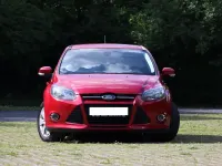 Gebraucht Ford Focus 116 PS (85 kW) 2011 Rot Limousine