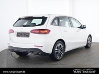 Gebraucht Mercedes B200 Progressive 163 PS (119 kW) 2025 Polarweiß Van / Kleinbus