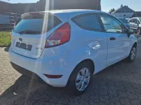 Gebraucht Ford Fiesta Ambiente 60 PS (44 kW) 2017 Weiß Kleinwagen