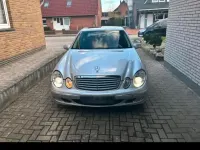 Gebraucht Mercedes E220 150 PS (110 kW) 2003 Silber Limousine