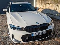 Gebraucht BMW 330 M Sport 286 PS (210 kW) 2023 Weiß Kombi