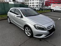 gebraucht Mercedes A180 -Limousine Benzin Urban Navi Sitzheizung