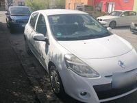 Gebraucht Renault Clio II 75 PS (55 kW) 2010 Weiß Kleinwagen