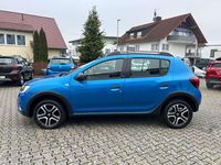 Gebraucht Dacia Sandero Celebration 90 PS (66 kW) 2018 Blau sky SUV