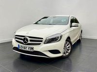Gebraucht Mercedes A180 122 PS (89 kW) 2015 Weiß Limousine