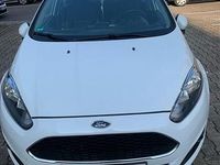 Gebraucht Ford Fiesta Trend 82 PS (60 kW) 2017 Weiß Kleinwagen