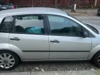 Gebraucht Ford Fiesta 60 PS (44 kW) 2005 Grau Kleinwagen