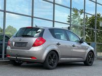 Gebraucht Kia Ceed 122 PS (89 kW) 2008 Beige Kleinwagen