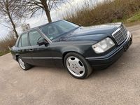 Gebraucht Mercedes E400 279 PS (205 kW) 1994 Schwarz Limousine