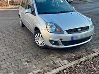 Gebraucht Ford Fiesta 80 PS (58 kW) 2008 Silber Kleinwagen