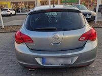 Gebraucht Opel Astra 140 PS (102 kW) 2011 Grau Kleinwagen