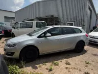 Gebraucht Opel Astra Edition 140 PS (102 kW) 2014 Silber Kombi