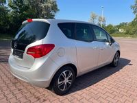 Gebraucht Opel Meriva Design Edition 101 PS (74 kW) 2011 Silber Van / Kleinbus