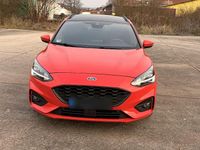 Gebraucht Ford Focus ST-Line 125 PS (91 kW) 2021 Rot Kombi
