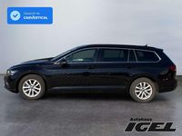 Gebraucht VW Passat 150 PS (110 kW) 2023 Deep black perleffekt Kombi