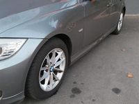 Gebraucht BMW 318 143 PS (105 kW) 2010 Silber Limousine