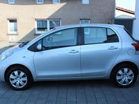 Gebraucht Toyota Yaris Cool 69 PS (50 kW) 2011 Silber Kleinwagen