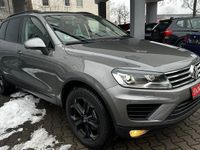 Gebraucht VW Touareg Exclusive 204 PS (150 kW) 2016 Canyon grey metallic SUV
