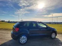 Gebraucht VW Polo Team 69 PS (50 kW) 2010 Schwarz Kleinwagen