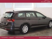 Gebraucht VW Passat 122 PS (89 kW) 2023 Mangangrau metallic Kombi