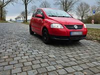 Gebraucht VW Fox 54 PS (39 kW) 2011 Rot Kleinwagen