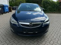 Gebraucht Opel Astra Design Edition 101 PS (74 kW) 2011 Ozean blau (p2) Kleinwagen