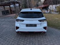 Gebraucht Kia Ceed GT GT 204 PS (150 kW) 2024 Weiß Limousine