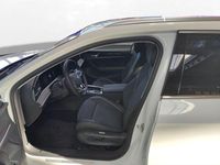 Neu VW Passat Elegance 150 PS (110 kW) 2025 Oryxweiß perlmutteffekt Kombi