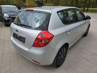 Second-hand Kia Ceed 122 CP (89 kW) 2007 Argintiu Hatchback