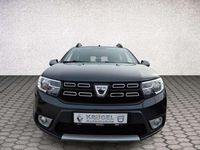Gebraucht Dacia Sandero Celebration 90 PS (66 kW) 2018 Kometengrau metallic Kleinwagen